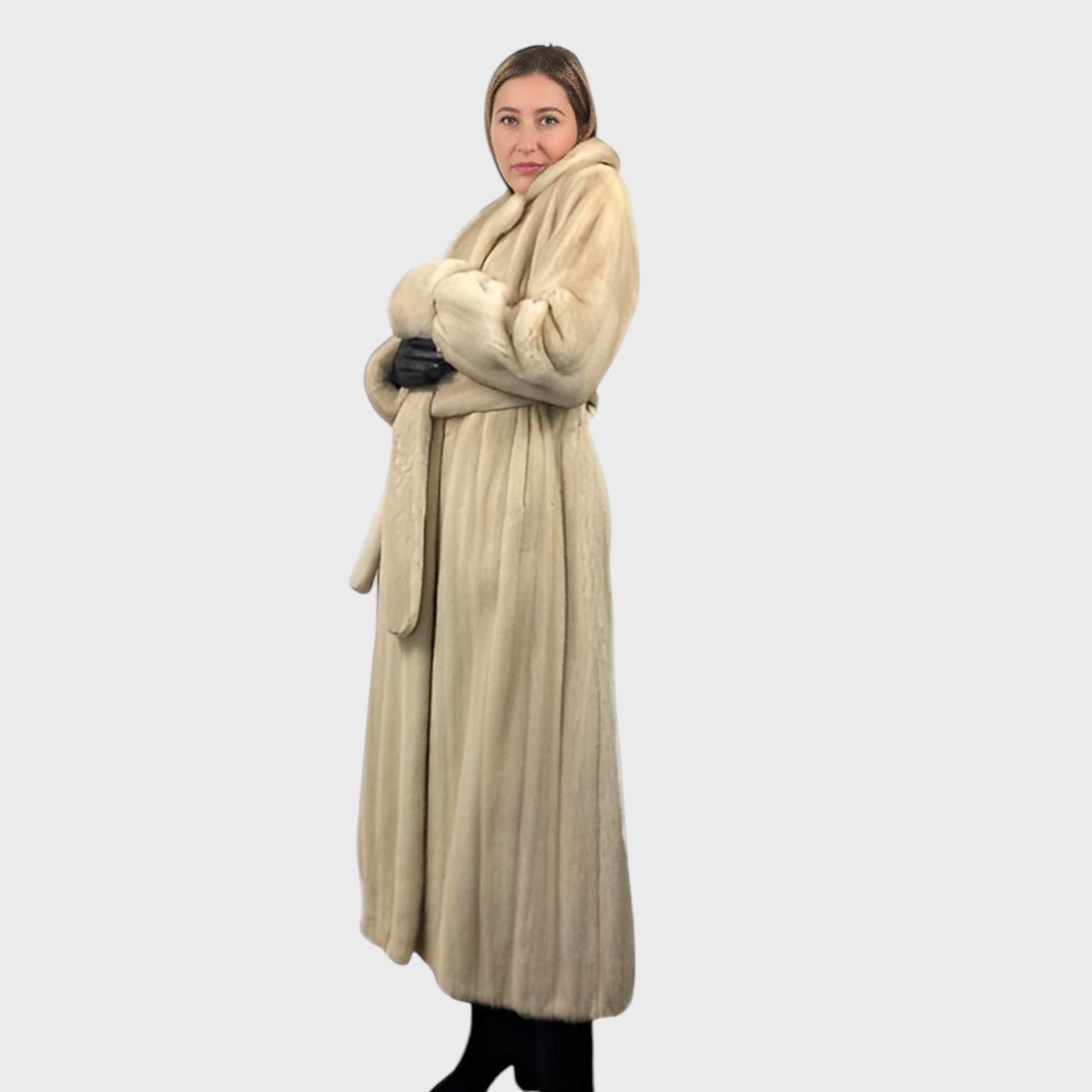 WOMEN'S NATURAL BLUSH FEMALE MINK COAT