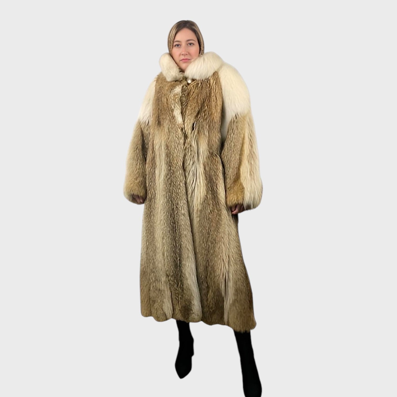 WOMEN'S COYOTE COAT AND SHADOW FOX
