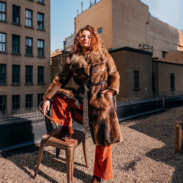 WOMEN'S NATURAL MUSKRAT COAT - SIZE M