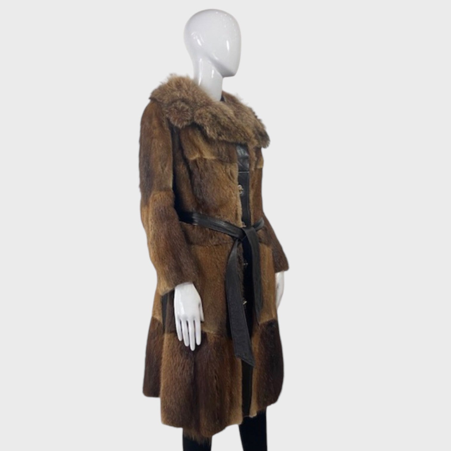 WOMEN'S NATURAL MUSKRAT COAT - SIZE M