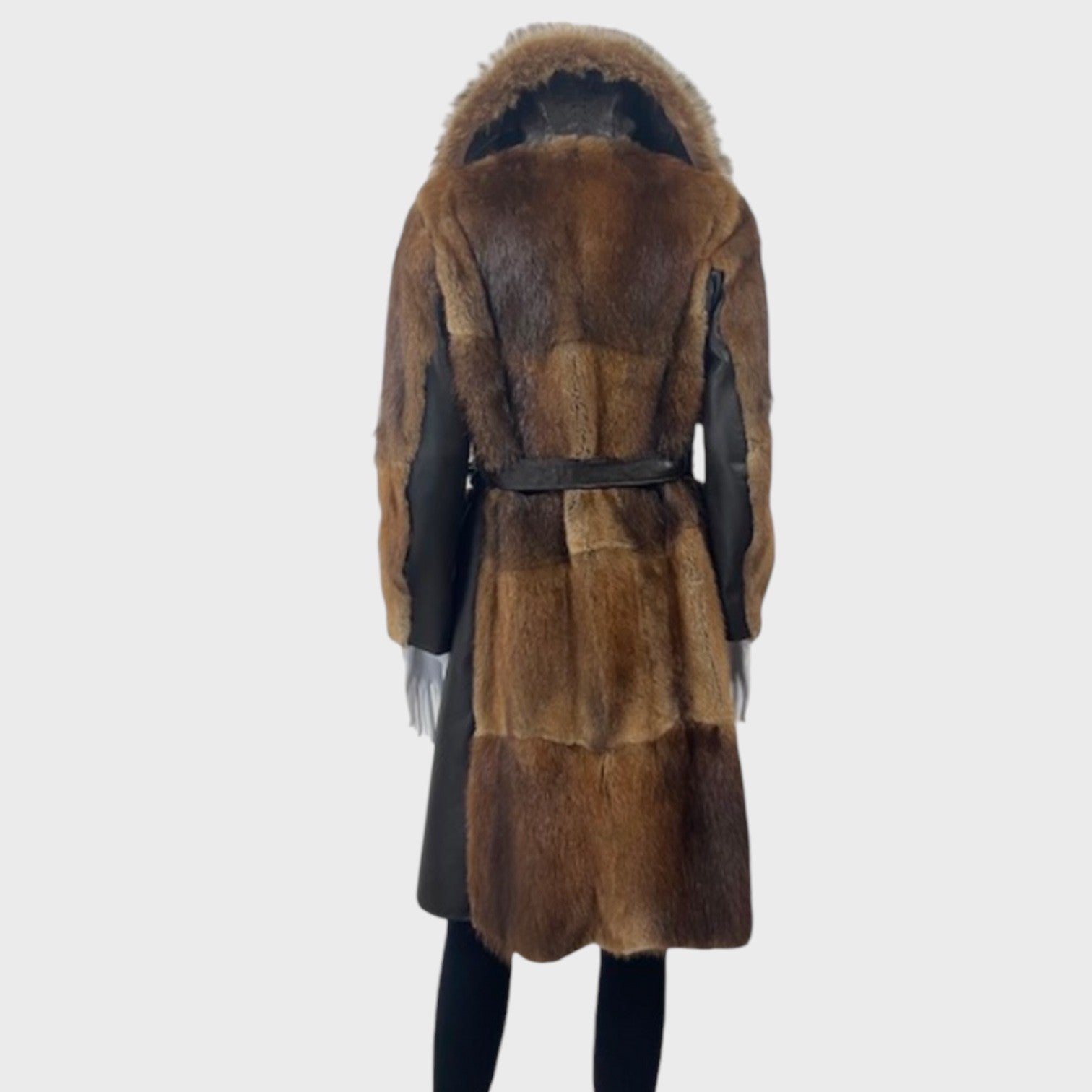 WOMEN'S NATURAL MUSKRAT COAT - SIZE M