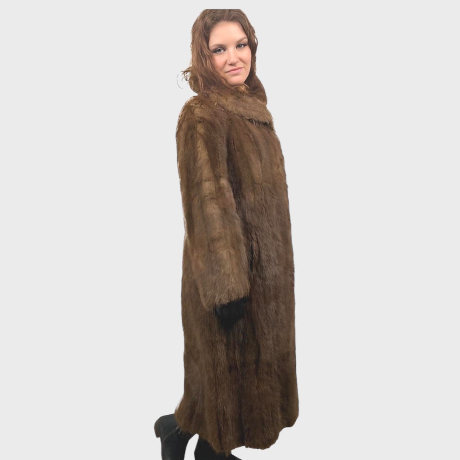 WOMEN'S SEAFOAM DYED MUSKRAT COAT