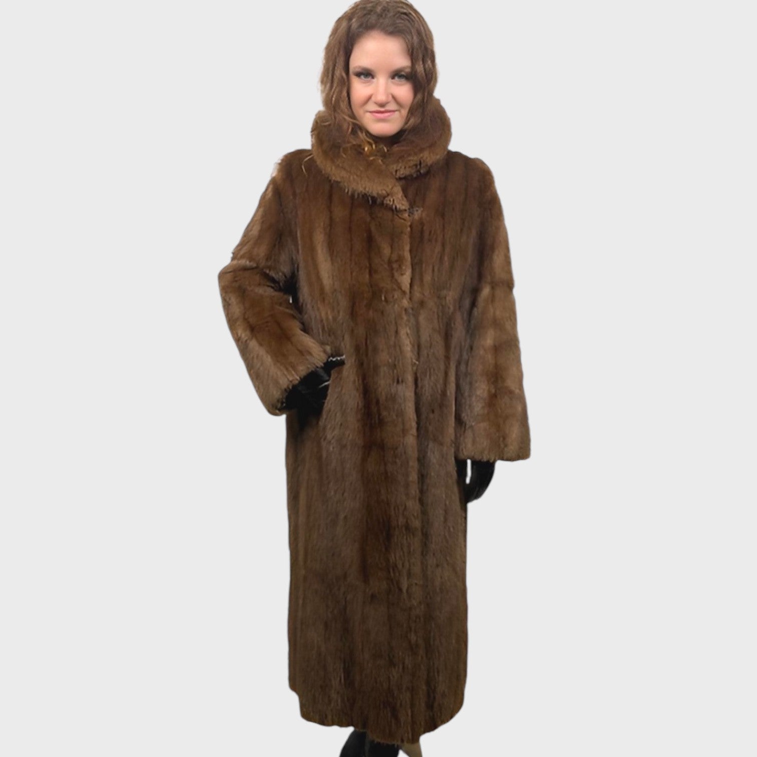 WOMEN'S SEAFOAM DYED MUSKRAT COAT