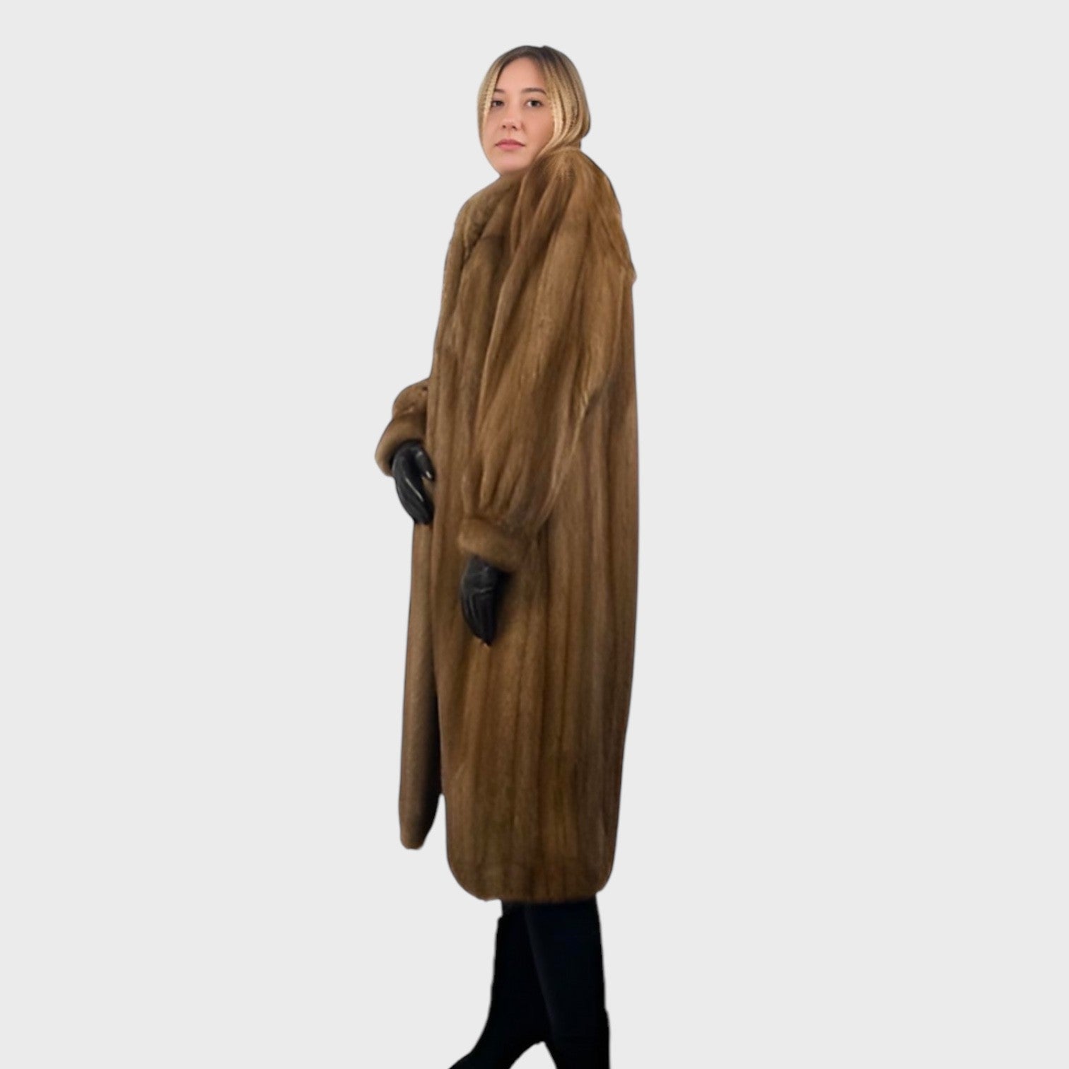 WOMEN'S NATURAL PASTEL MINK COAT
