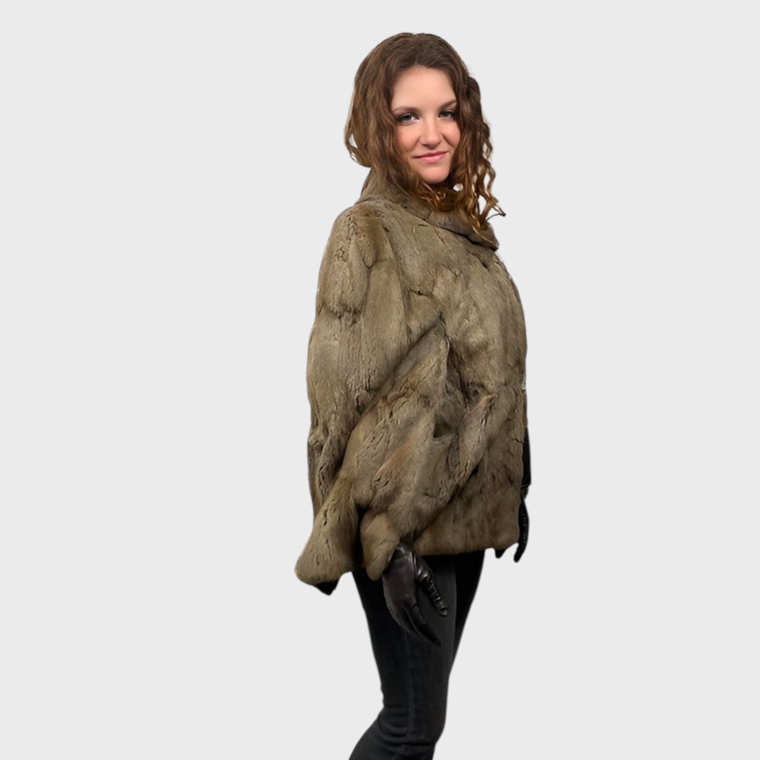 WOMEN'S NATURAL GREY SQUIRREL CAPE