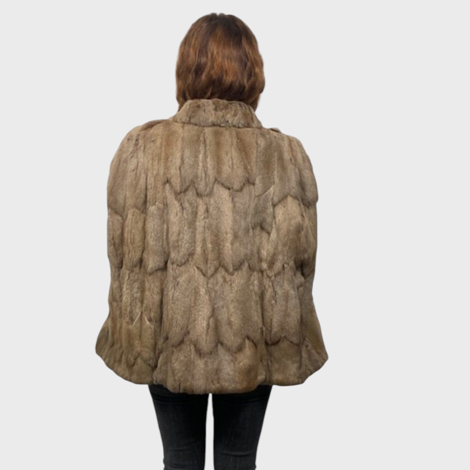 WOMEN'S NATURAL GREY SQUIRREL CAPE