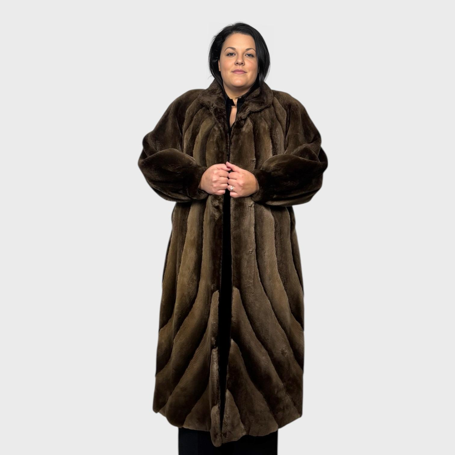 Natural Sheared Beaver Coat - Directional