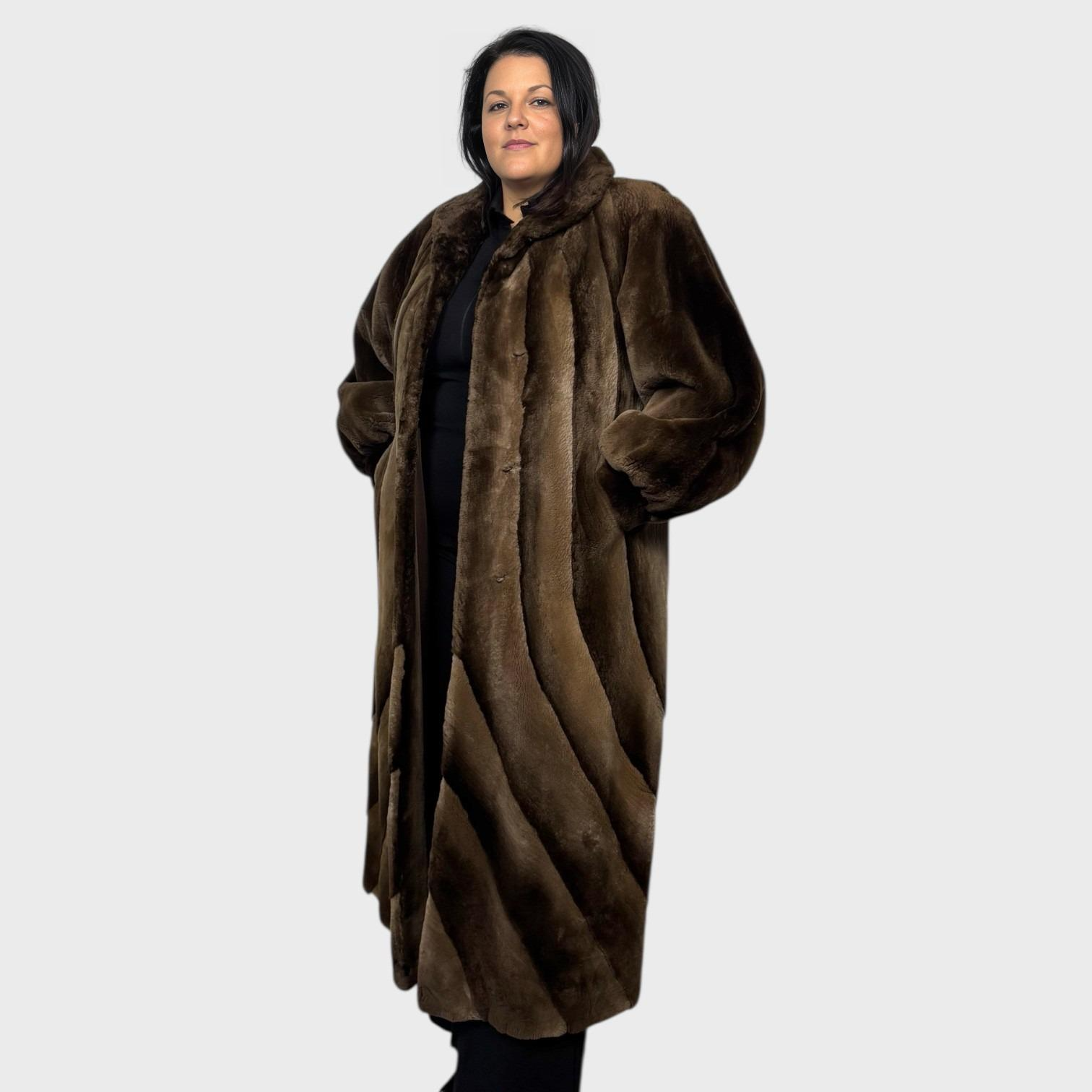 Natural Sheared Beaver Coat - Directional